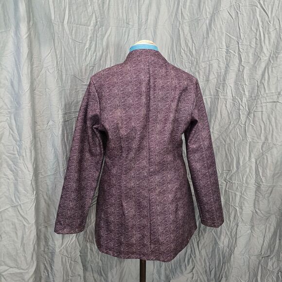 Chic Black Herringbone Blazer - Picture 2 of 4